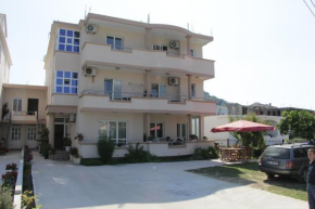 Гостиница Apartment Family  Улцинь